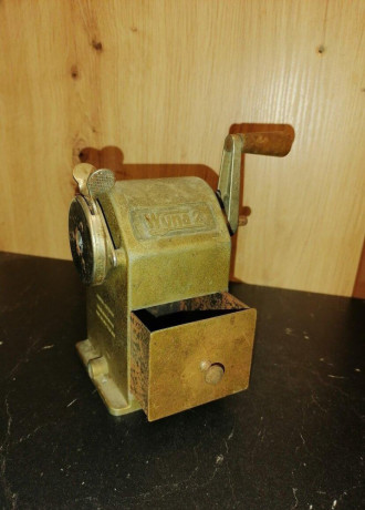 stare-struhadlo-na-ceruzky-big-0