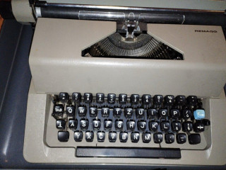 pisaci-stroj