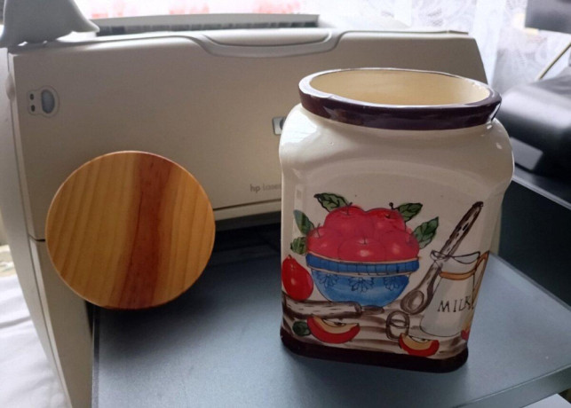 keramicka-malovana-nadoba-s-vekom-do-kuchyne-big-0