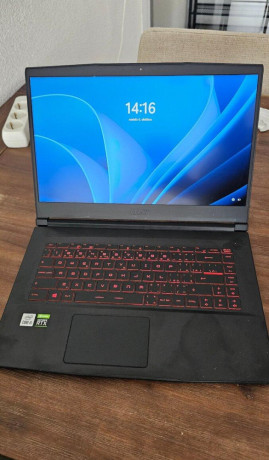 herny-notebook-msi-big-0