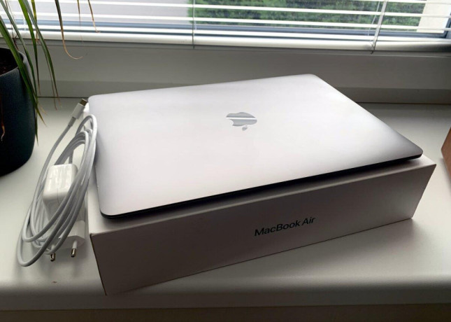 macbook-air-m1-8gb-256-gb-big-0