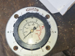 hydac-manometer-pre-6-sekcii