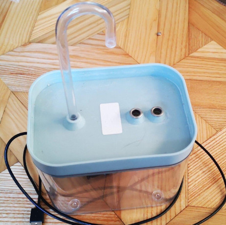 fontana-na-vodu-pre-macky-psov-big-0