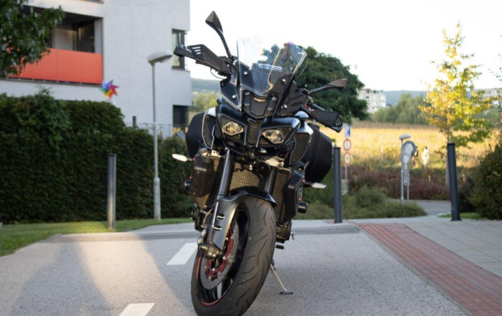 yamaha-mt-10-118-kw-manual-2017-benzin-big-0