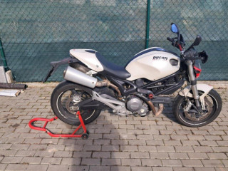 predam-ducati-monster-696rv-2009
