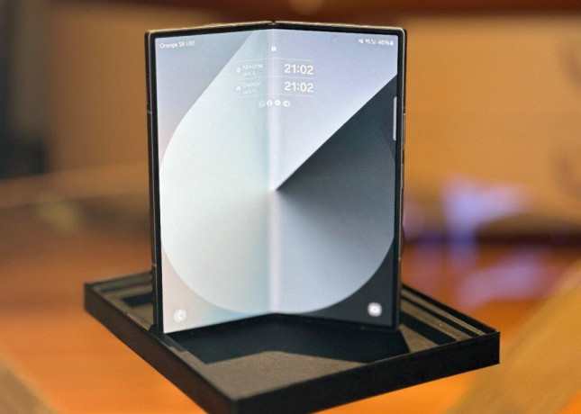 samsung-galaxy-z-fold-6-1-tb12-gb-ram-novy-so-zarukou-big-0