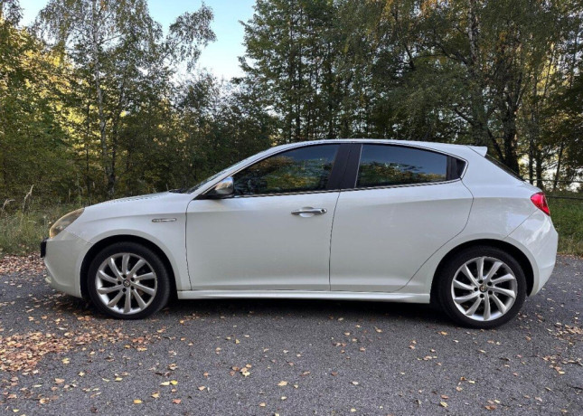 alfa-romeo-giulietta-14-t-120-benzin-88-kw-big-3