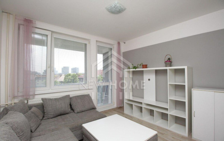 kosicka-mileticova-15-iz-byt-32-m2-balkon-big-0