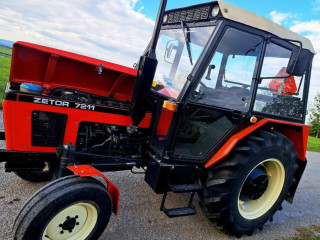 rozpredam-traktor-zetor-7211po-castiachna-diely