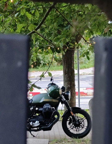 moto-guzzi-v7-iii-stone-big-0