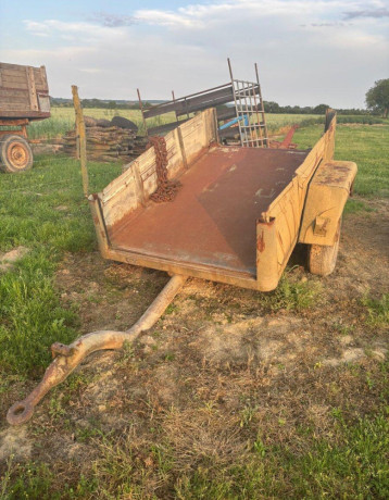 dvojkolesova-vlecka-za-traktor-big-0