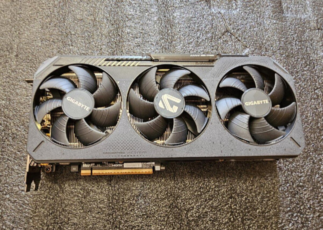 gigabyte-gaming-oc-rx-9070-xt-16gb-big-0