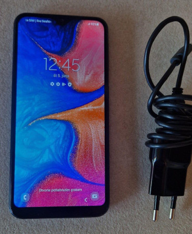 samsung-galaxy-a20e-big-0