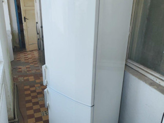 predam-chladnicku-aeg-185cm