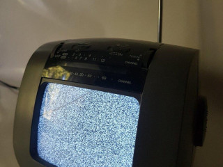 predam-mini-prenosny-televizor-tv-aj-s-radiom