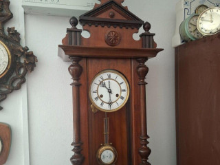 predam-funkcne-nastenne-hodiny-franz-hermle-sohn-polbicie
