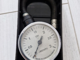 manometer-moto-mano