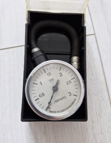 manometer-moto-mano-big-0