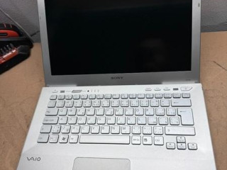 predam-pokazeny-notebook-na-nahradne-diely-znsony-vaio