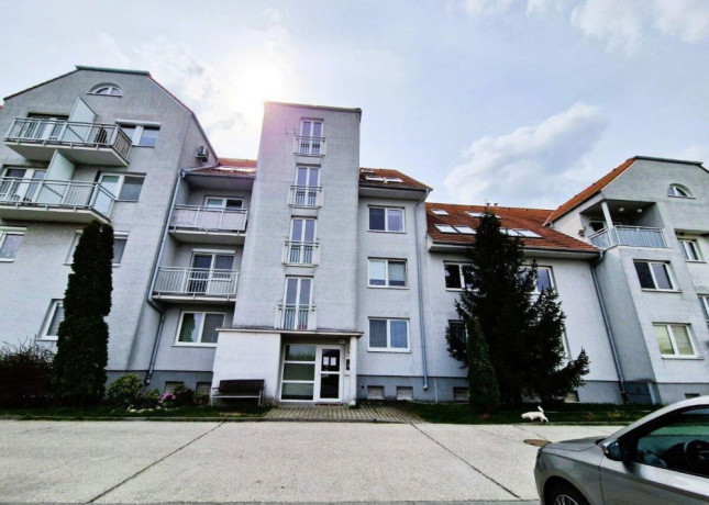 predaj-velkorysy-3-izbovy-zariadeny-byt-876-m2-s-parkovanim-big-0