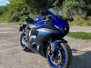 yamaha-r7