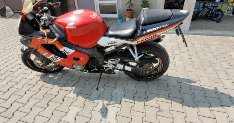 predam-honda-cbr-600-f4i-cena-1200e-big-0