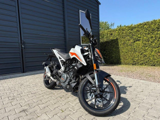 ktm-duke-390-2022-top