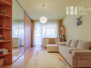 3izbbyt79m2s-parkovacim-miestomkomenskeho-ulstare-mesto