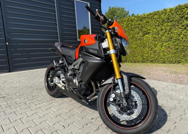 yamaha-mt09-orange-mettalic-13258km-big-0