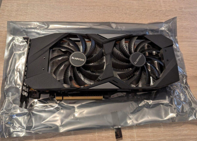 graficka-karta-gigabyte-geforce-rtx-2070-windforce-2x-8g-big-0