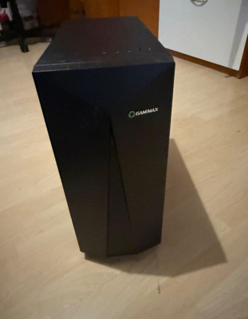 predam-pc-bednu-s-osadenymi-komponentmi-zdroj-zdarma-big-0