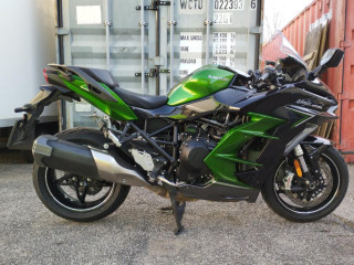 kawasaki-ninja-h2-sx-se