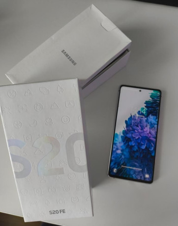 samsung-galaxy-s20-fe-big-0