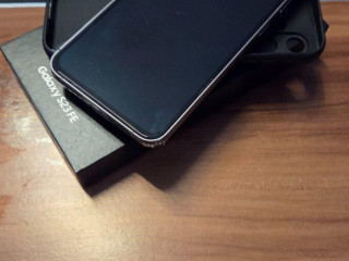 samsung-s23-fe-v-zaruke