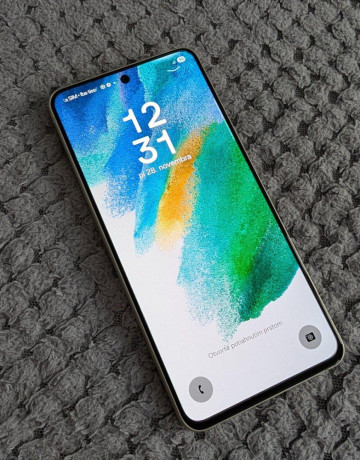 samsung-galaxy-s-21fe-big-0