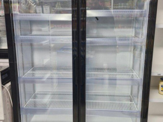 mam-na-predaj-vitrinu-barovu-chladnicku