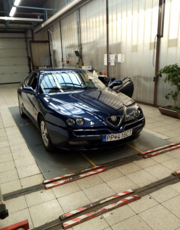 alfa-romeo-18-16v-twin-spark-big-0