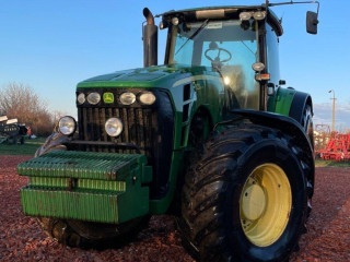 john-deere-8230