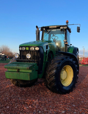 john-deere-8230-big-0