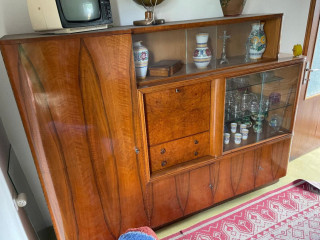 stary-zachovaly-sekretar