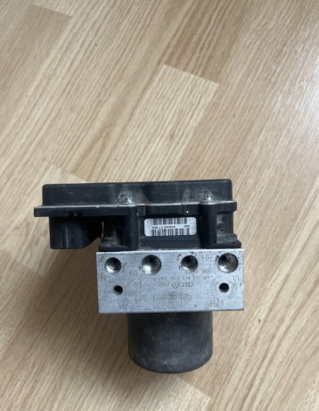 jednotka-motoraabs-a4-b7a6-big-0