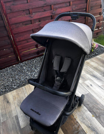 easywalker-miley2-big-0