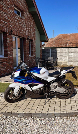 bmw-s1000rr-big-0