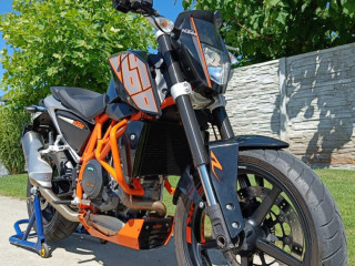 ktm-duke-690
