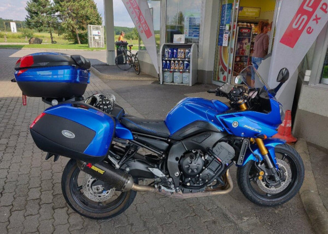 yamaha-fz8-fazer-2012-big-0