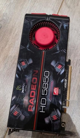 predam-graficku-kartu-amd-radeon-hd-5850-big-0