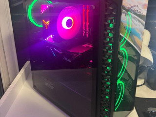 herny-pocitac-bez-monitora-s-hernou-mysou