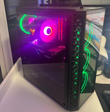 herny-pocitac-bez-monitora-s-hernou-mysou-big-0