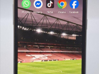 predam-telefon-samsung-galaxy-j3-2016