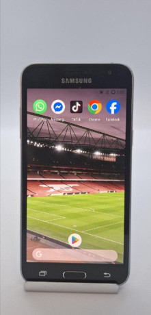 predam-telefon-samsung-galaxy-j3-2016-big-0